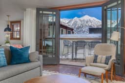 Ballard 203 North - 2Bd, 2.5Ba - Sleeps 4 - Downtown Condo + Mountain Views - Image 2