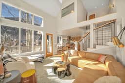 Cozy Elegance - A Home on the Sunnyside! 3Bd + Bunkroom, 2.5 Ba - Sleeps 9 - Image 4