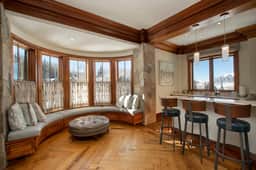 Lorian 4 Luxurious Ski-In Ski-Out Condo - 4Bd, 4.5Ba - Sleeps 12 - Image 4