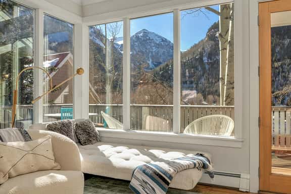 Cozy Elegance - A Home on the Sunnyside! 3Bd + Bunkroom, 2.5 Ba - Sleeps 9 - Image 1