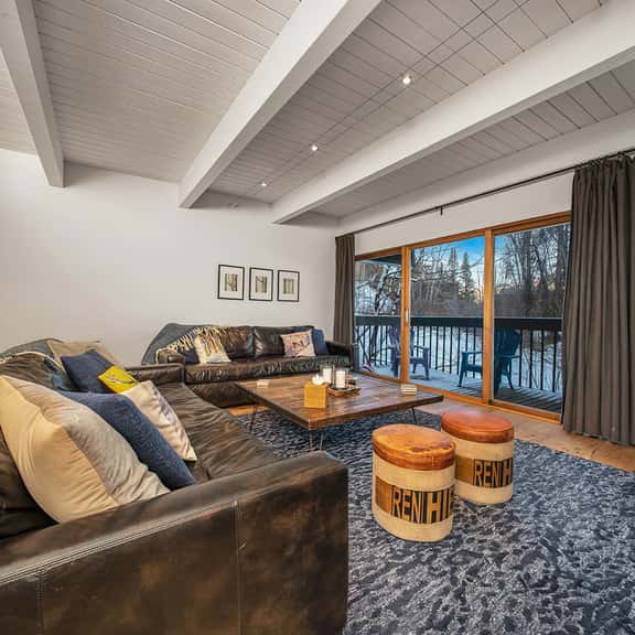 2 Bd, 2 Ba Telluride Condo at Bear Creek Trailhead, 4-Minute Walk to Gondola - Image 1