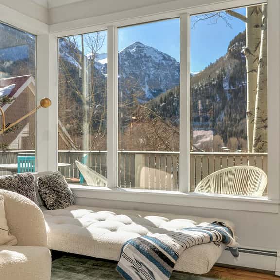 Cozy Elegance - A Home on the Sunnyside! 3Bd + Bunkroom, 2.5 Ba - Sleeps 9 - Image 1