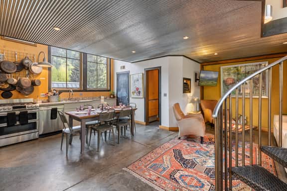 Galena Chalet – 1BR Sleeps 4 - Rare Find Retreat - Image 2