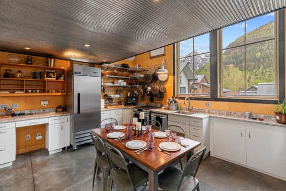 Galena Chalet – 1BR Sleeps 4 - Rare Find Retreat - Image 3