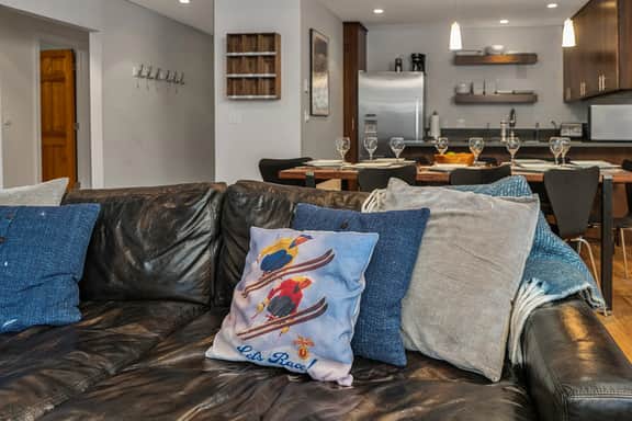 Riverside C03 A Mountain Forest Hideaway - 2 Bedrooms, 2 Bathrooms, Sleeps 6 - Image 4
