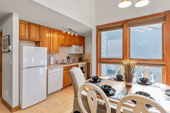 Perfect Base | Lift 7 + Ski & HotTubs Access 3 Bd, 3 Ba, Sleeps 8 - Image 3