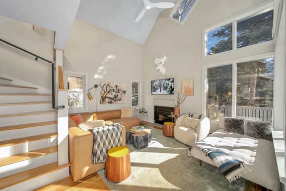 Cozy Elegance - A Home on the Sunnyside! 3Bd + Bunkroom, 2.5 Ba - Sleeps 9 - Image 3