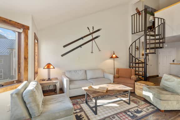 Lulu 6P Liftside Condo Walk to Town & Gondola 2 Bed + Loft, 2 Bath, Sleeps 6 - Image 4