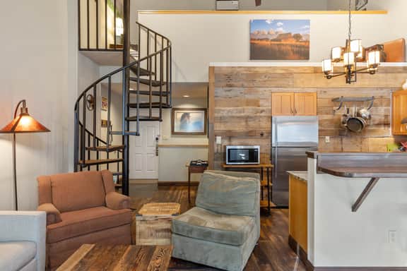 Lulu 6P Liftside Condo Walk to Town & Gondola 2 Bed + Loft, 2 Bath, Sleeps 6 - Image 2