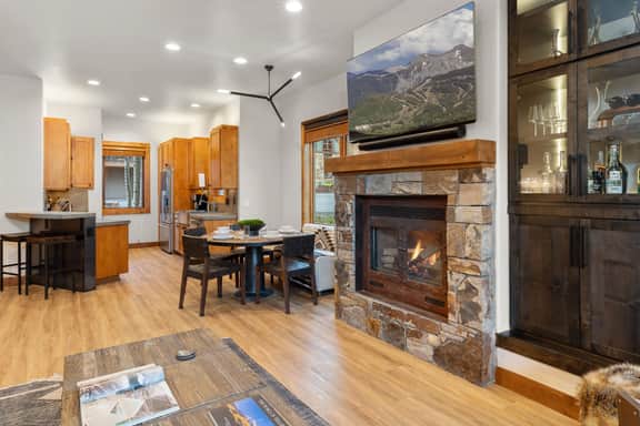 Terraces A+ TRUE Ski-In Ski-Out 2 Bedroom, 2 Bathrooms - Sleeps 4 - Image 4