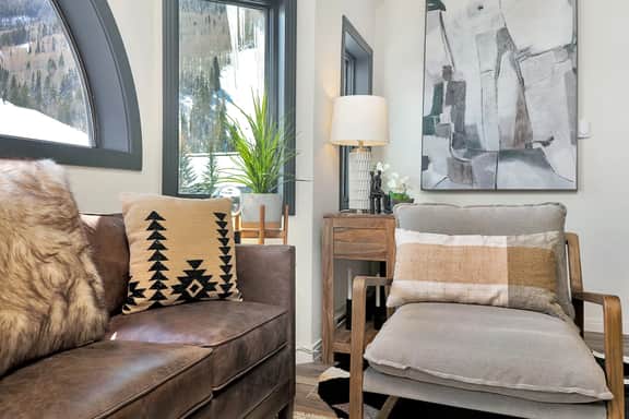 Lulu 6J Walk to Lift 7 + Pool & HotTub - 2 Bedroom+Loft, 3 Bathroom, Sleeps 6 - Image 5