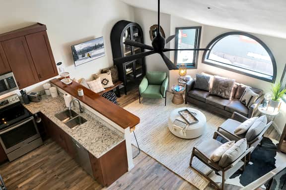 Lulu 6J Walk to Lift 7 + Pool & HotTub - 2 Bedroom+Loft, 3 Bathroom, Sleeps 6 - Image 2