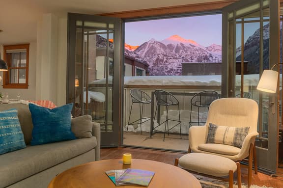 Ballard 203 North - 2Bd, 2.5Ba - Sleeps 4 - Downtown Condo + Mountain Views - Image 1